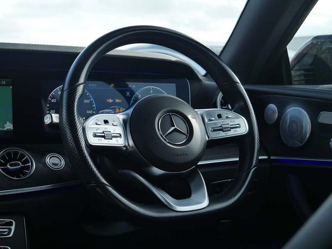 MERCEDES-BENZ E Class Photo 32