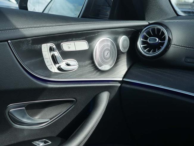 MERCEDES-BENZ E Class Photo 34