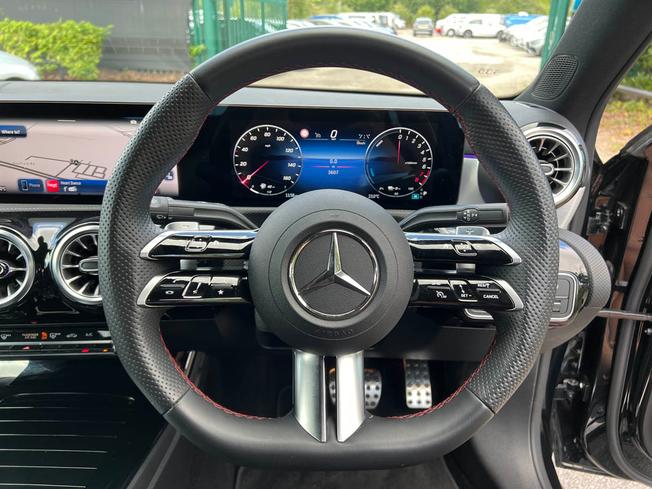 MERCEDES-BENZ A Class Photo 23