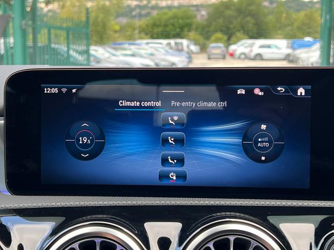 MERCEDES-BENZ A Class Photo 30