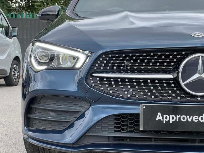 MERCEDES-BENZ Cla Class Photo 16