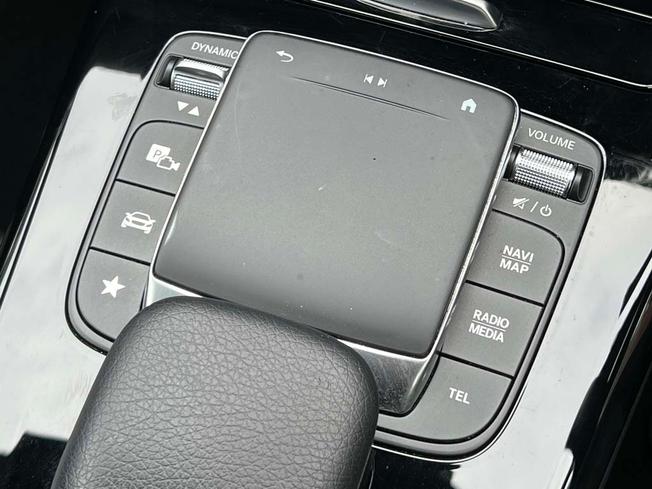 MERCEDES-BENZ Cla Class Photo 35