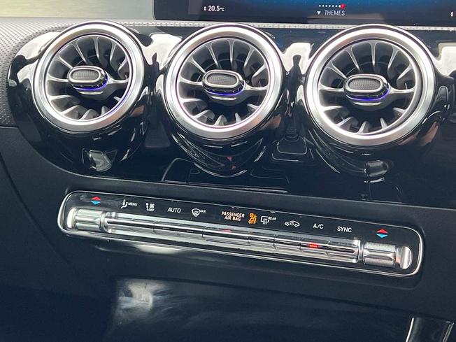 MERCEDES-BENZ Cla Class Photo 36