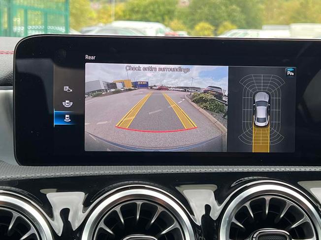 MERCEDES-BENZ Cla Class Photo 5
