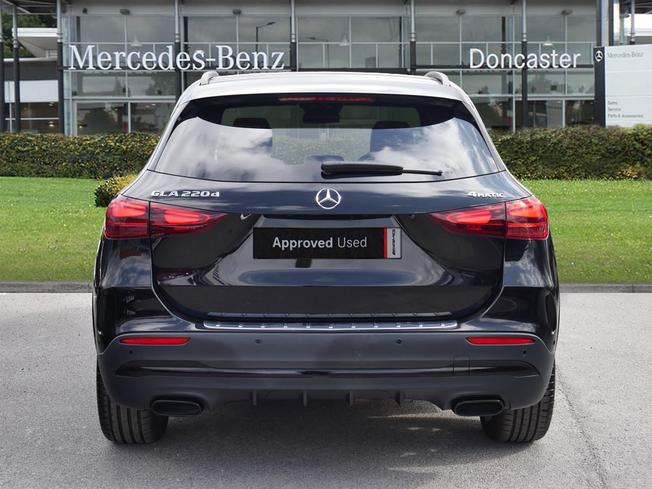 MERCEDES-BENZ GLA Photo 11