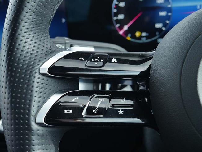 MERCEDES-BENZ GLA Photo 12