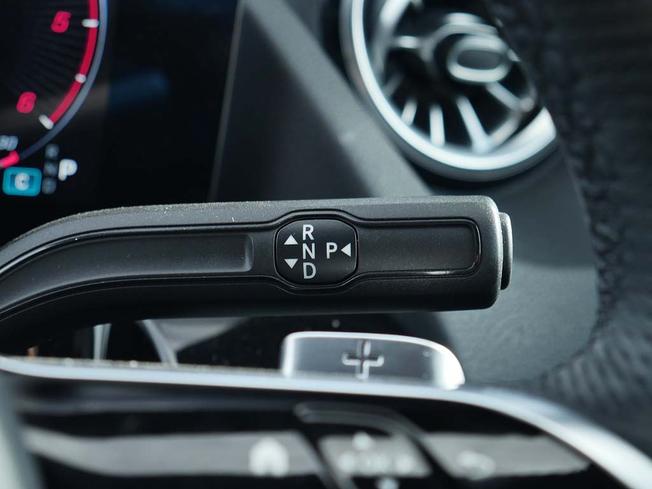 MERCEDES-BENZ GLA Photo 14