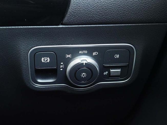 MERCEDES-BENZ GLA Photo 15