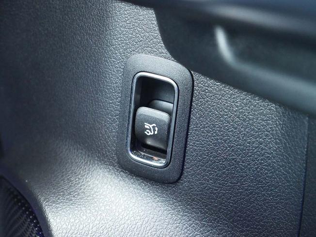 MERCEDES-BENZ GLA Photo 19