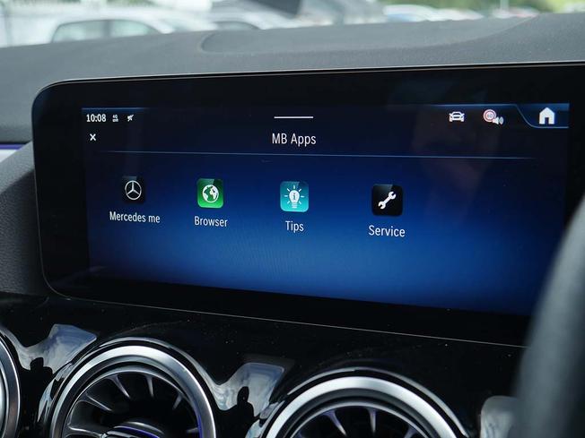 MERCEDES-BENZ GLA Photo 25