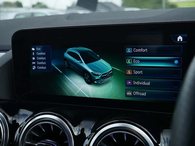 MERCEDES-BENZ GLA Photo 30