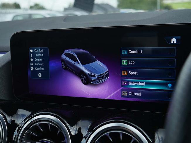 MERCEDES-BENZ GLA Photo 32