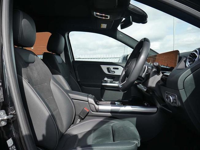 MERCEDES-BENZ GLA Photo 35