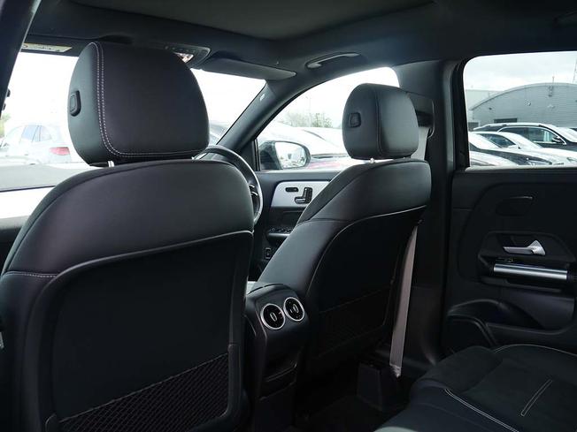 MERCEDES-BENZ GLA Photo 42