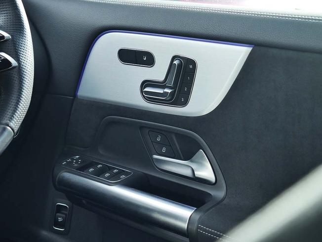 MERCEDES-BENZ GLA Photo 44