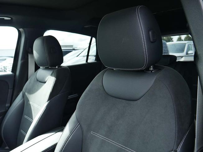 MERCEDES-BENZ GLA Photo 47