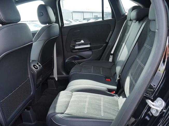 MERCEDES-BENZ GLA Photo 8