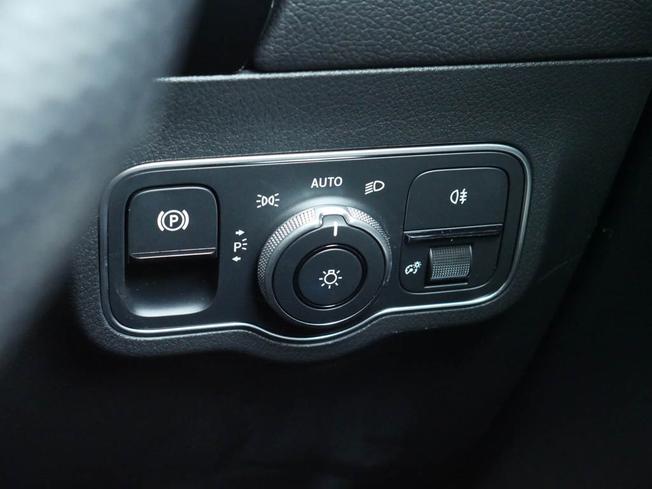 MERCEDES-BENZ Gla Photo 14