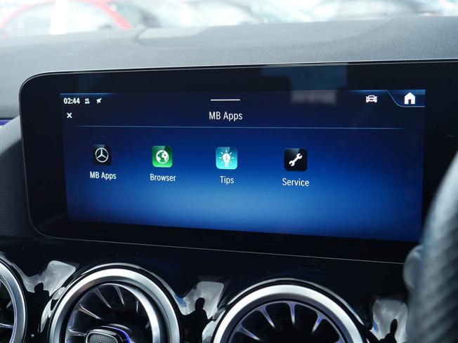MERCEDES-BENZ Gla Photo 23
