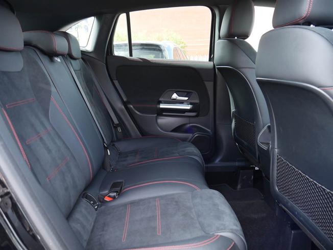 MERCEDES-BENZ Gla Photo 34
