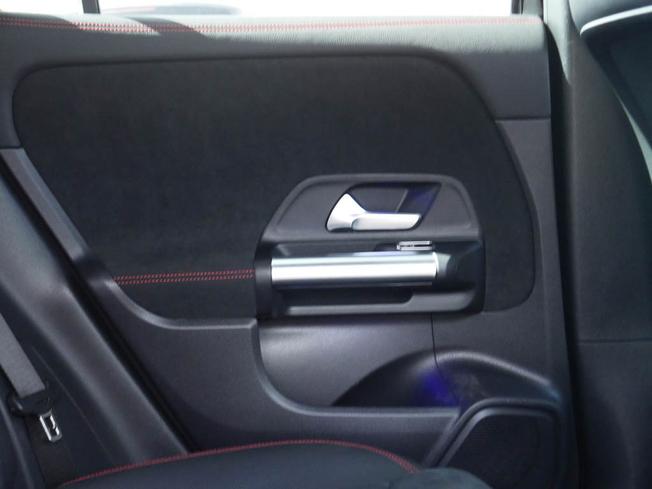 MERCEDES-BENZ Gla Photo 36