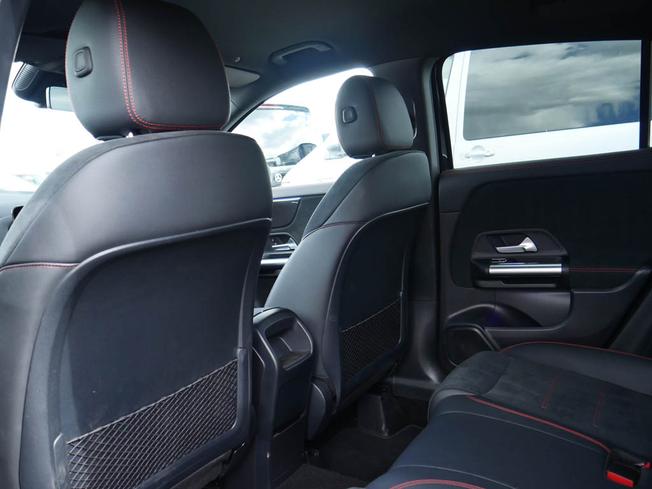MERCEDES-BENZ Gla Photo 38