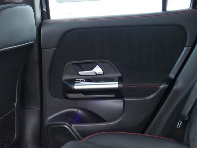 MERCEDES-BENZ Gla Photo 39