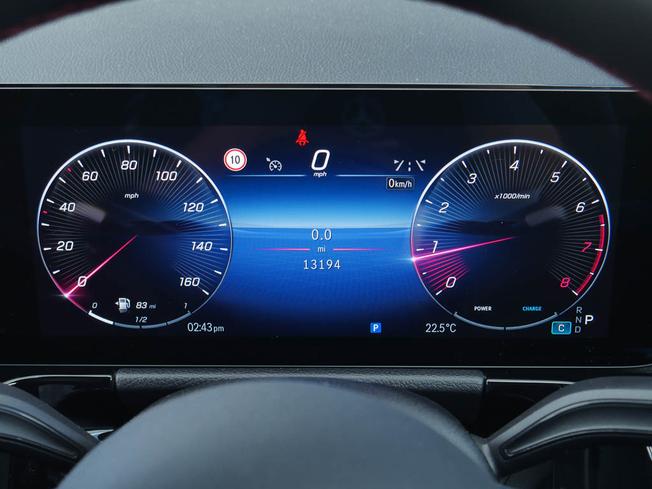 MERCEDES-BENZ Gla Photo 4