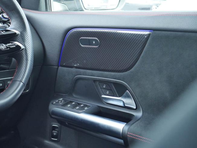 MERCEDES-BENZ Gla Photo 41