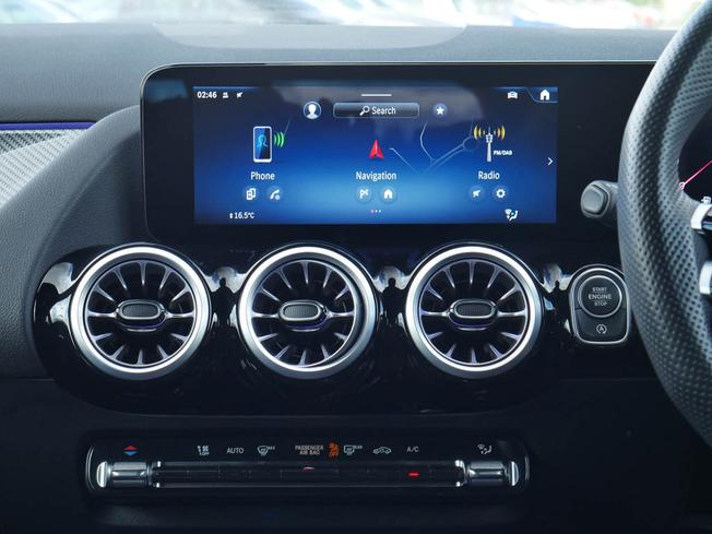 MERCEDES-BENZ Gla Photo 43