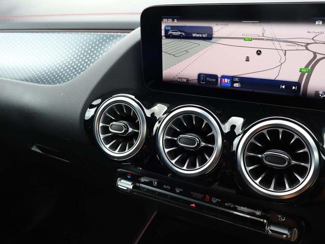 MERCEDES-BENZ Eqa Photo 16