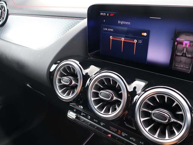 MERCEDES-BENZ Eqa Photo 37