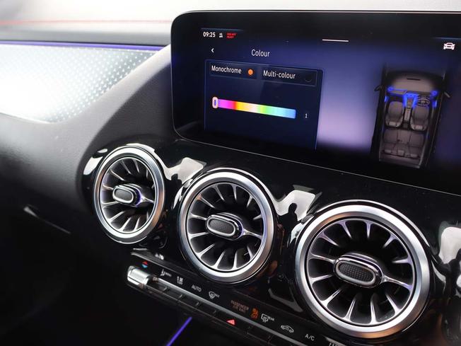 MERCEDES-BENZ Eqa Photo 38