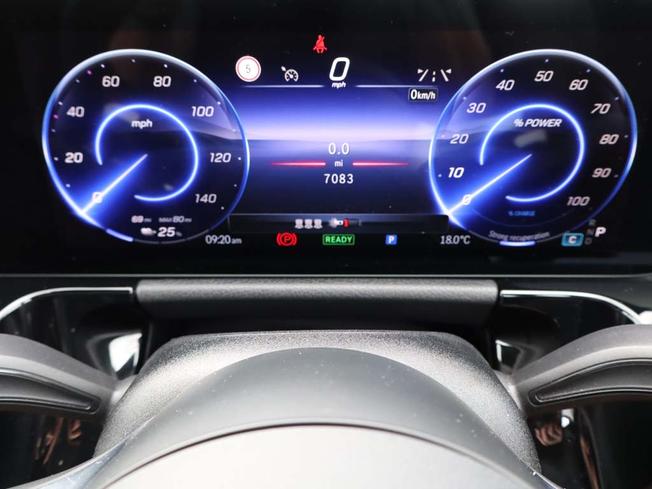MERCEDES-BENZ Eqa Photo 4