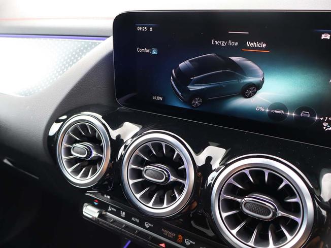 MERCEDES-BENZ Eqa Photo 40