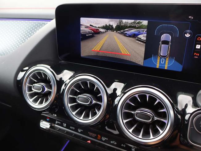 MERCEDES-BENZ Eqa Photo 49