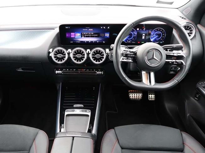MERCEDES-BENZ Eqa Photo 5