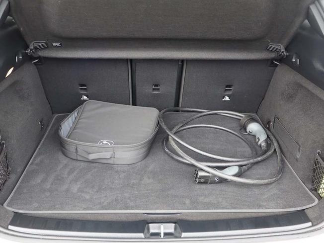 MERCEDES-BENZ Eqa Photo 9