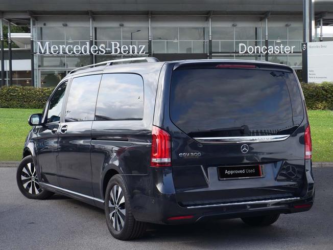 MERCEDES-BENZ Eqv Photo 2