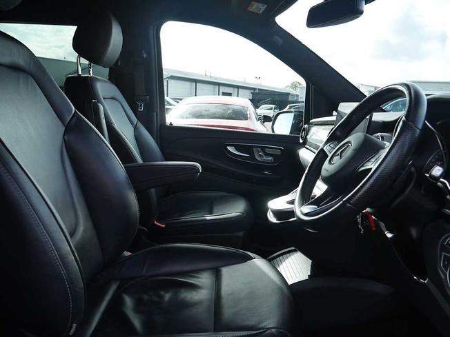 MERCEDES-BENZ Eqv Photo 29