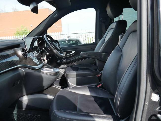MERCEDES-BENZ Eqv Photo 44