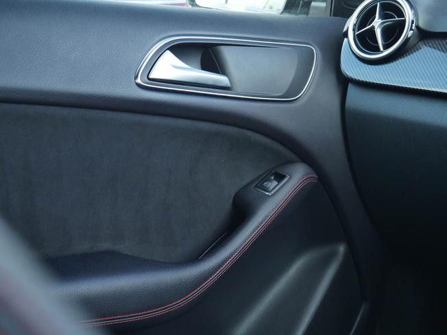 MERCEDES-BENZ B Class Photo 39