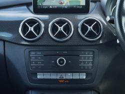 MERCEDES-BENZ B Class Photo 5