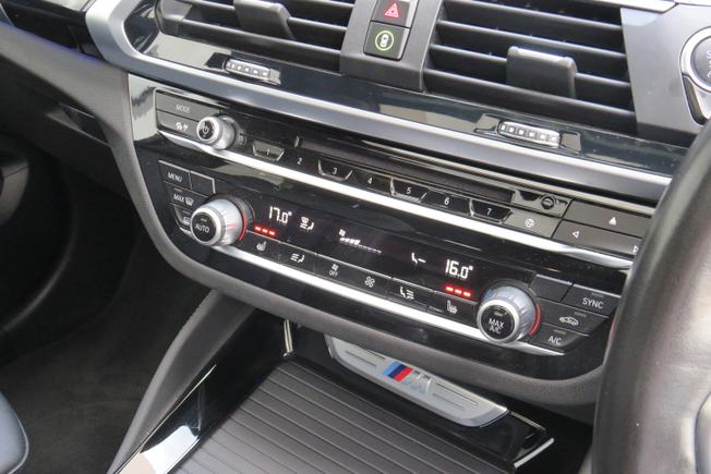 BMW X4 Photo 26