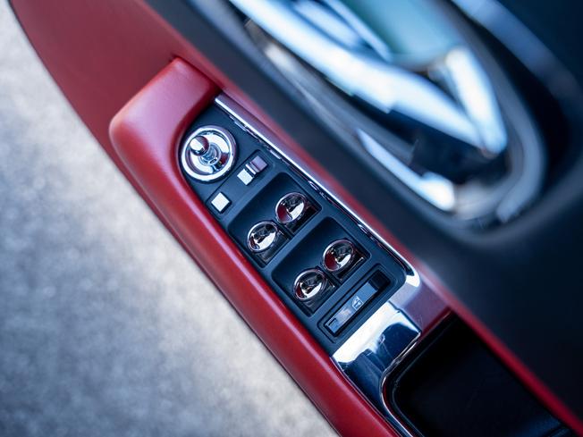 ROLLS-ROYCE Wraith Photo 24