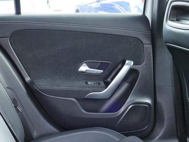 MERCEDES-BENZ A Class Photo 38