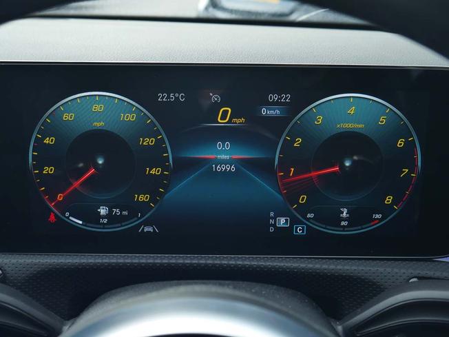 MERCEDES-BENZ A Class Photo 4