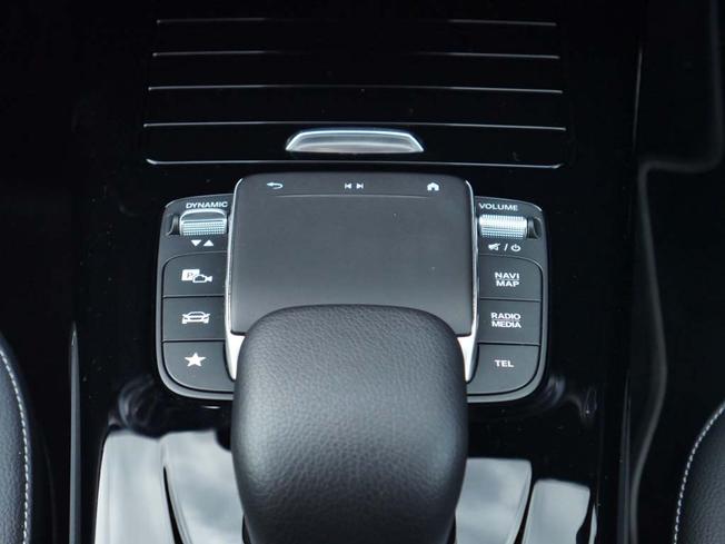 MERCEDES-BENZ A Class Photo 46