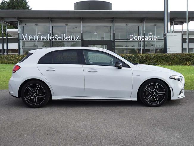 MERCEDES-BENZ A Class Photo 7