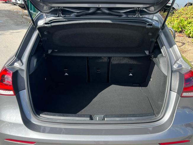 MERCEDES-BENZ A Class Photo 9